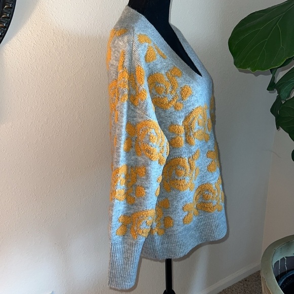TRIBAL Woman’s V-Neck Intarsia Gray Inlay Floral Accent Sweater-Sunset Large - Picture 13 of 16